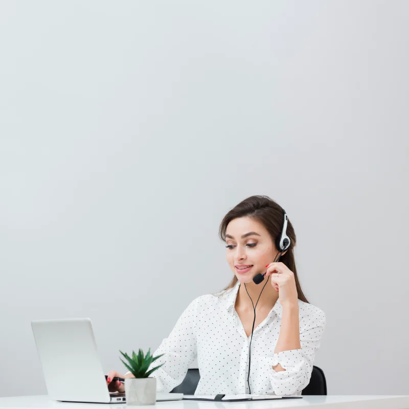 Image Displaying Virtual Assistant Working Online